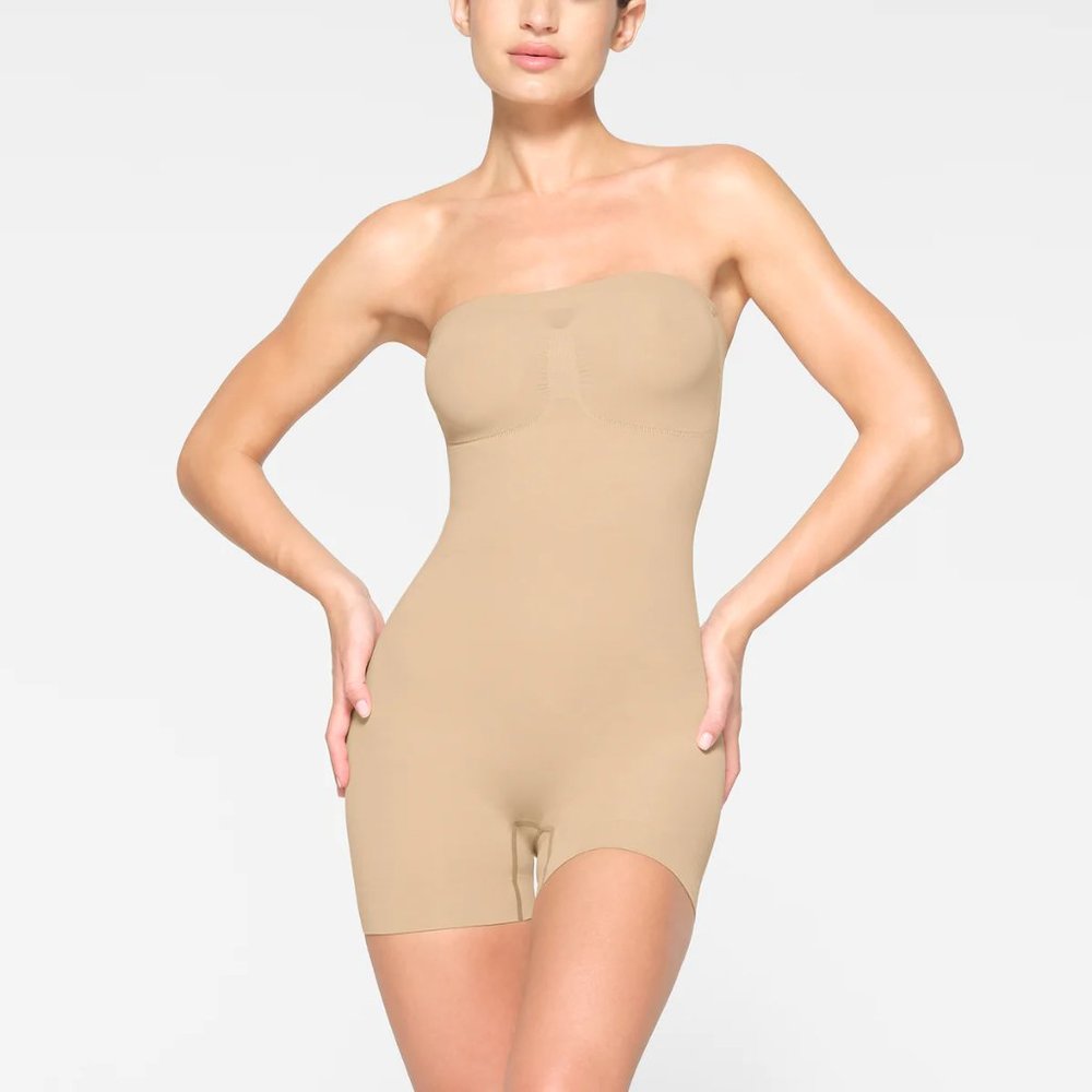 Skims STRAPLESS SHORTIE BODYSUIT  medium clay NO STRAPS new no box